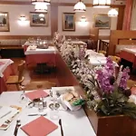 瓦尔格兰达酒店 酒店 阿莱盖